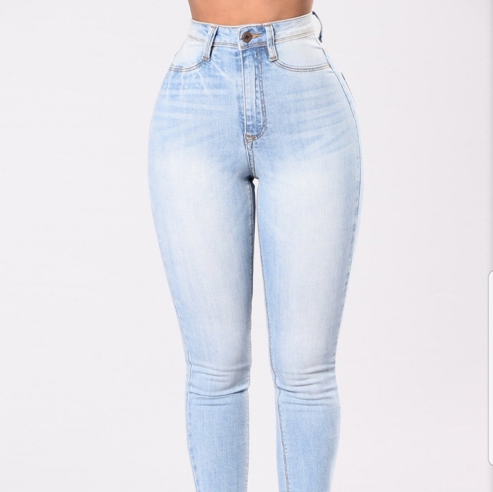 Fashion Nova skinny Jean's